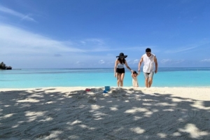 姜宇星妻子晒在马尔代夫游玩的照片: 就让时光虚度